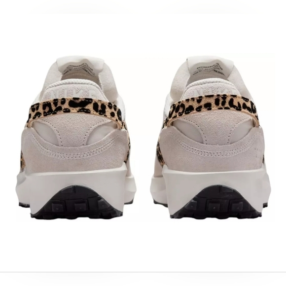 NIKE WAFFLE DEBUT CASUAL SNEAKER New No Box Woman's Size 10 - Picture 4 of 10